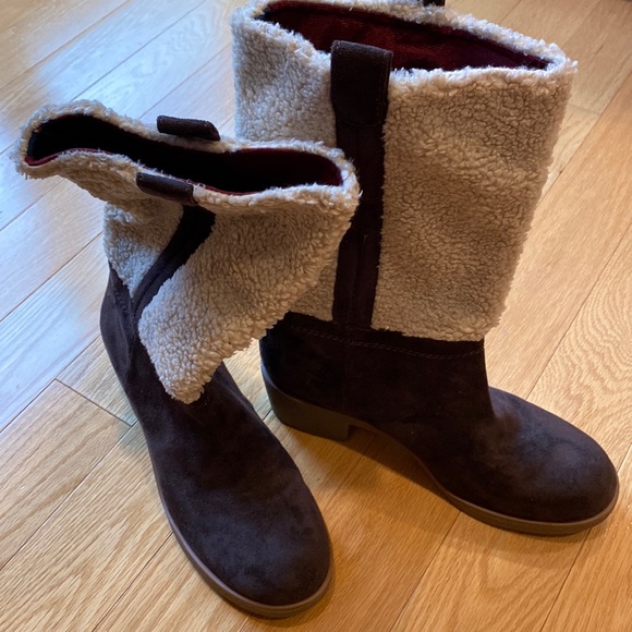 Tommy Hilfiger never worn boots - Picture 1 of 3